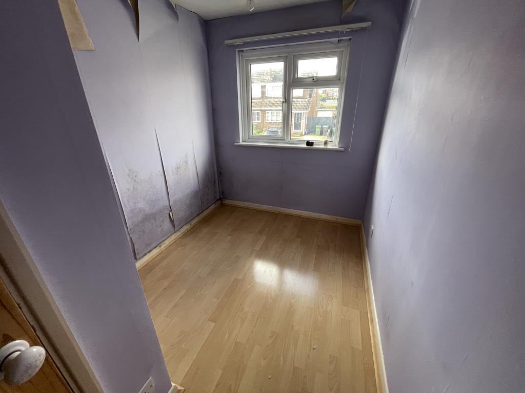 Lot: 78 - SEMI-DETACHED HOUSE IN POPULAR VILLAGE - Inside image of third bedroom from landing